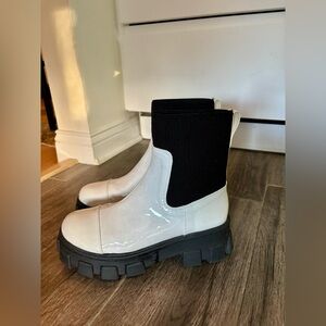 Sam Edelman Circus Women's Black and White Ankle Boots size 7